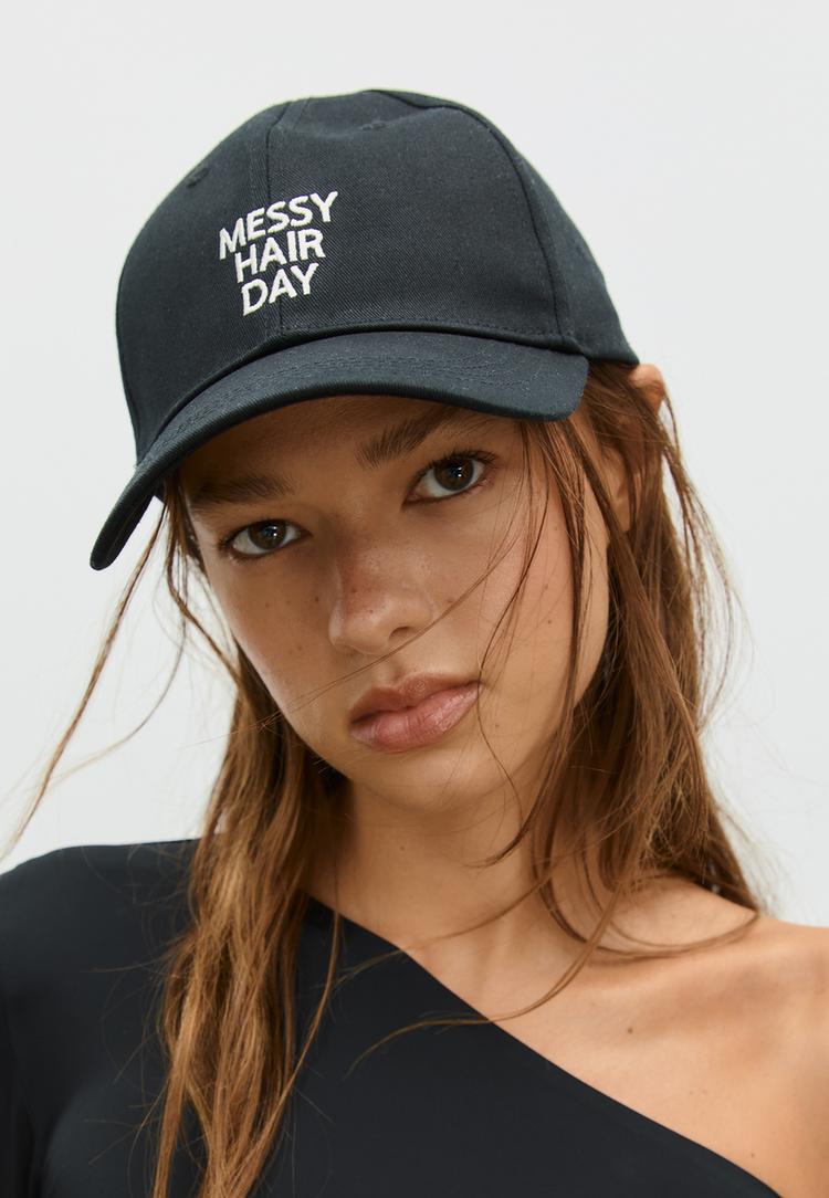 gorra mensaje bordado