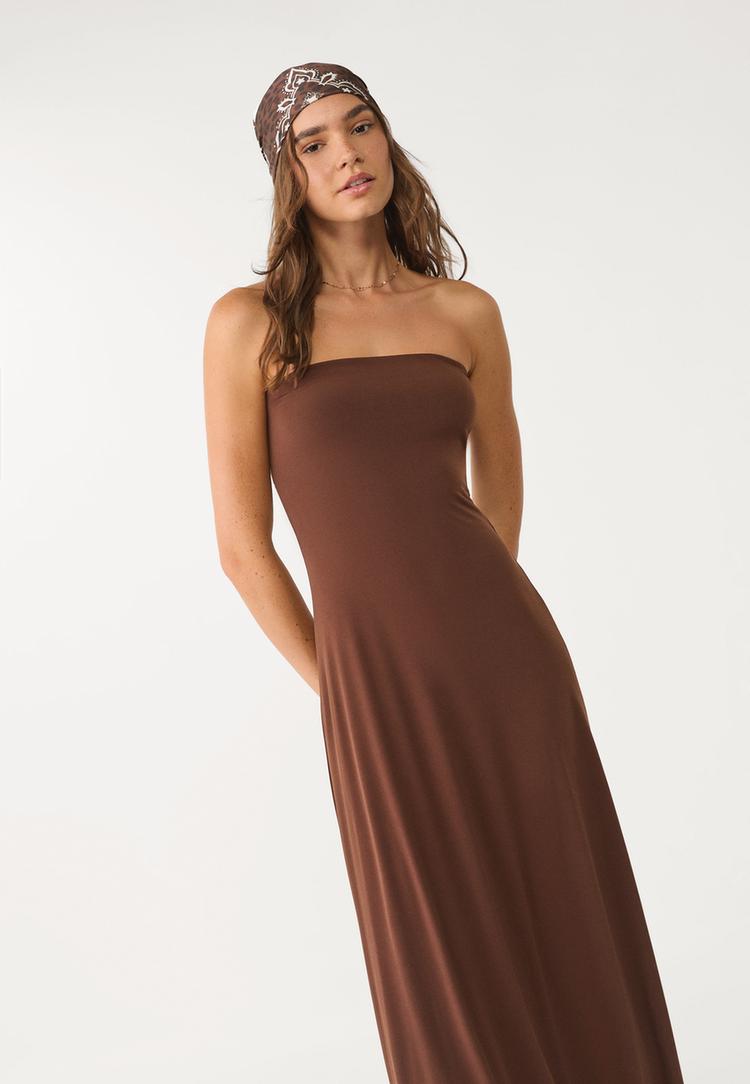 vestido midi evase hombros descubiertos