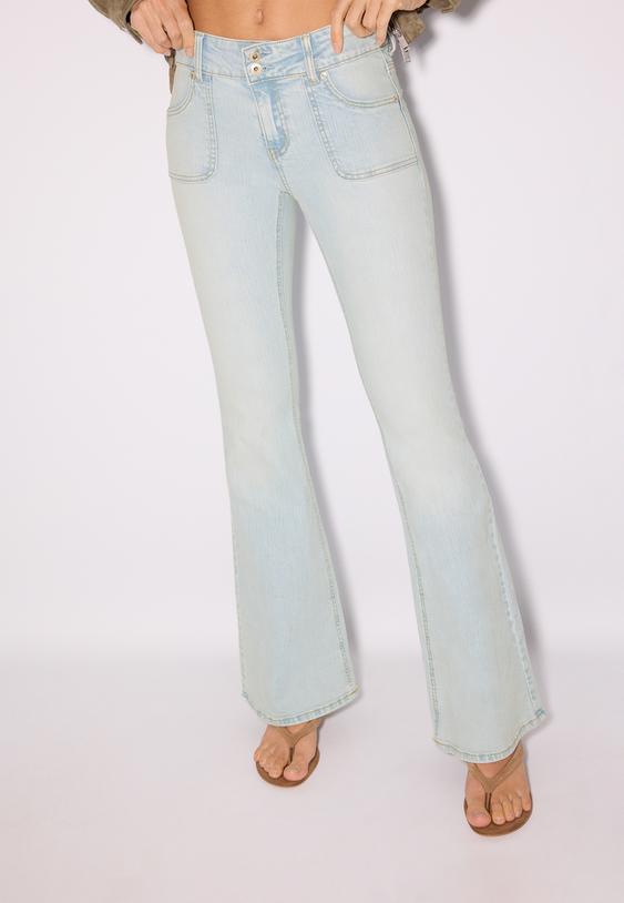 Дънки С Ниска Талия И Джобове С Шевове