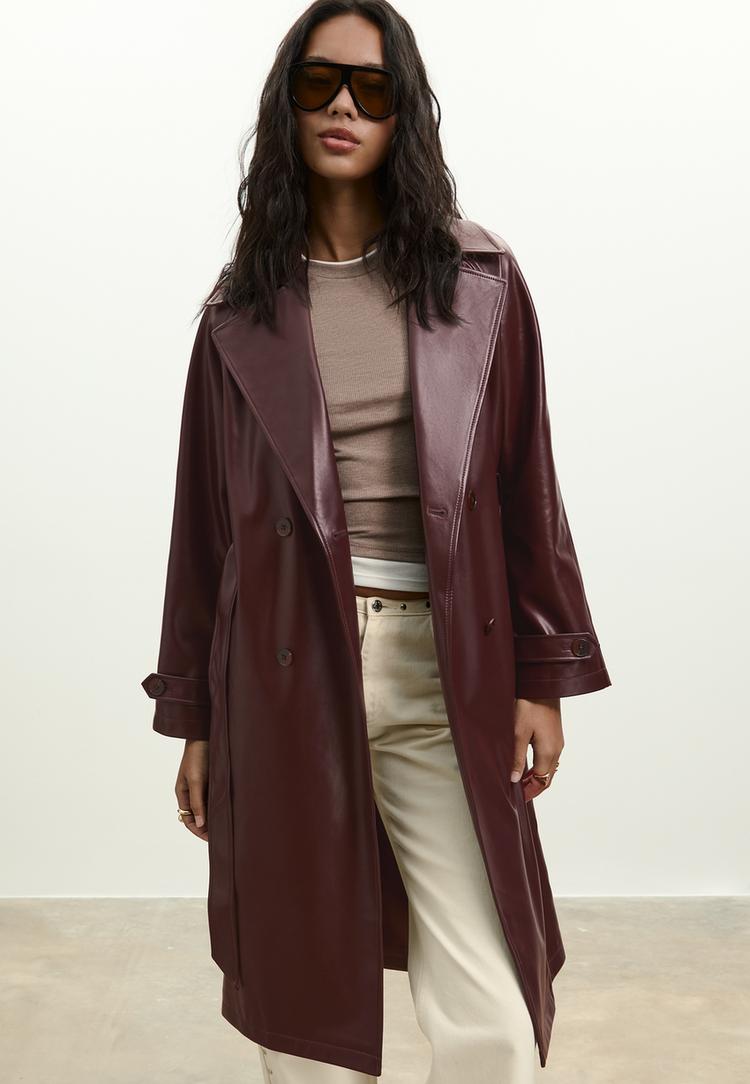 trench largo efecto piel