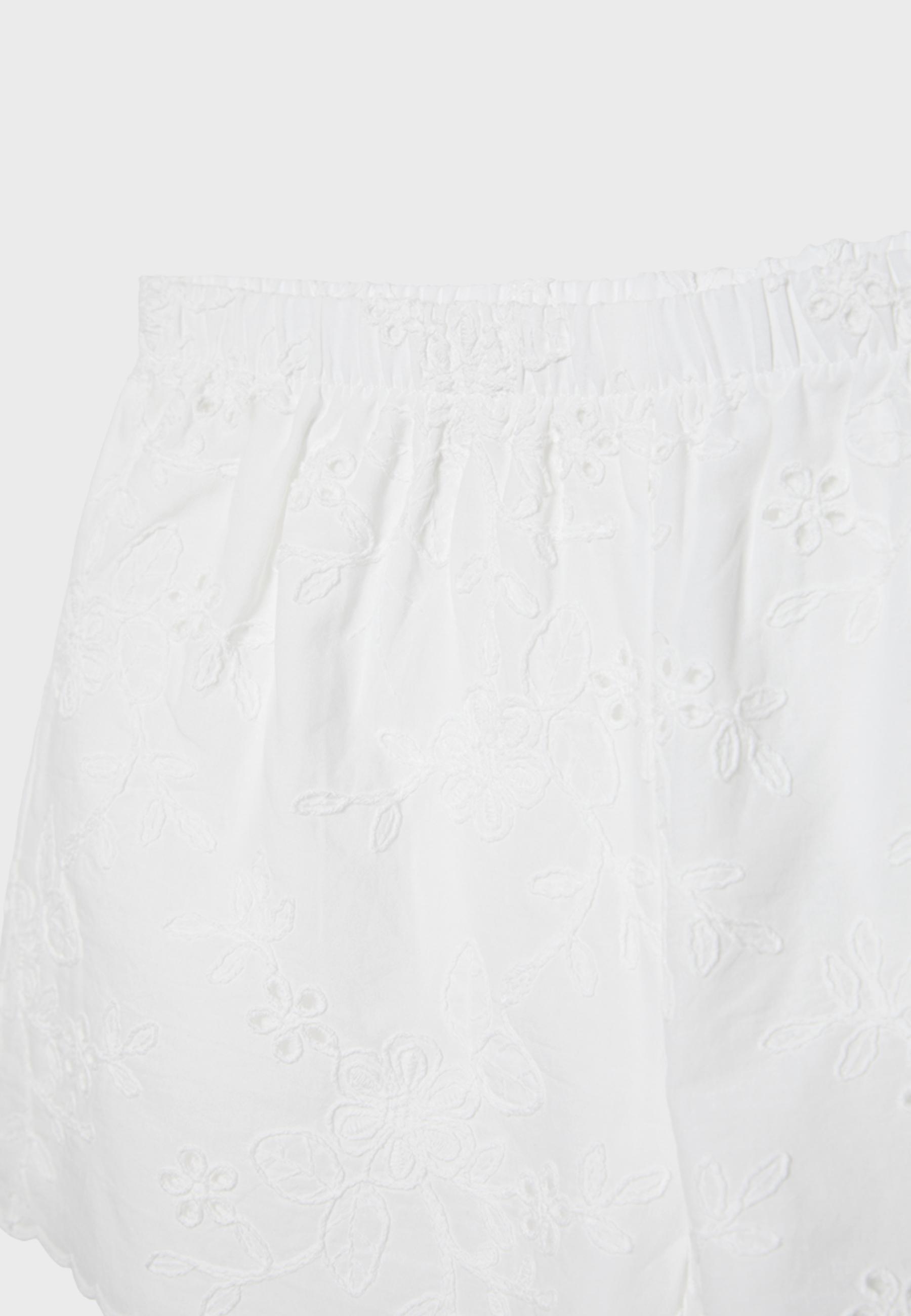 Embroidered shorts — Ecru