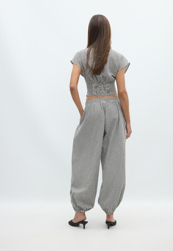 Stradivarius Pantaloni Balloon În Carouri Ecru L