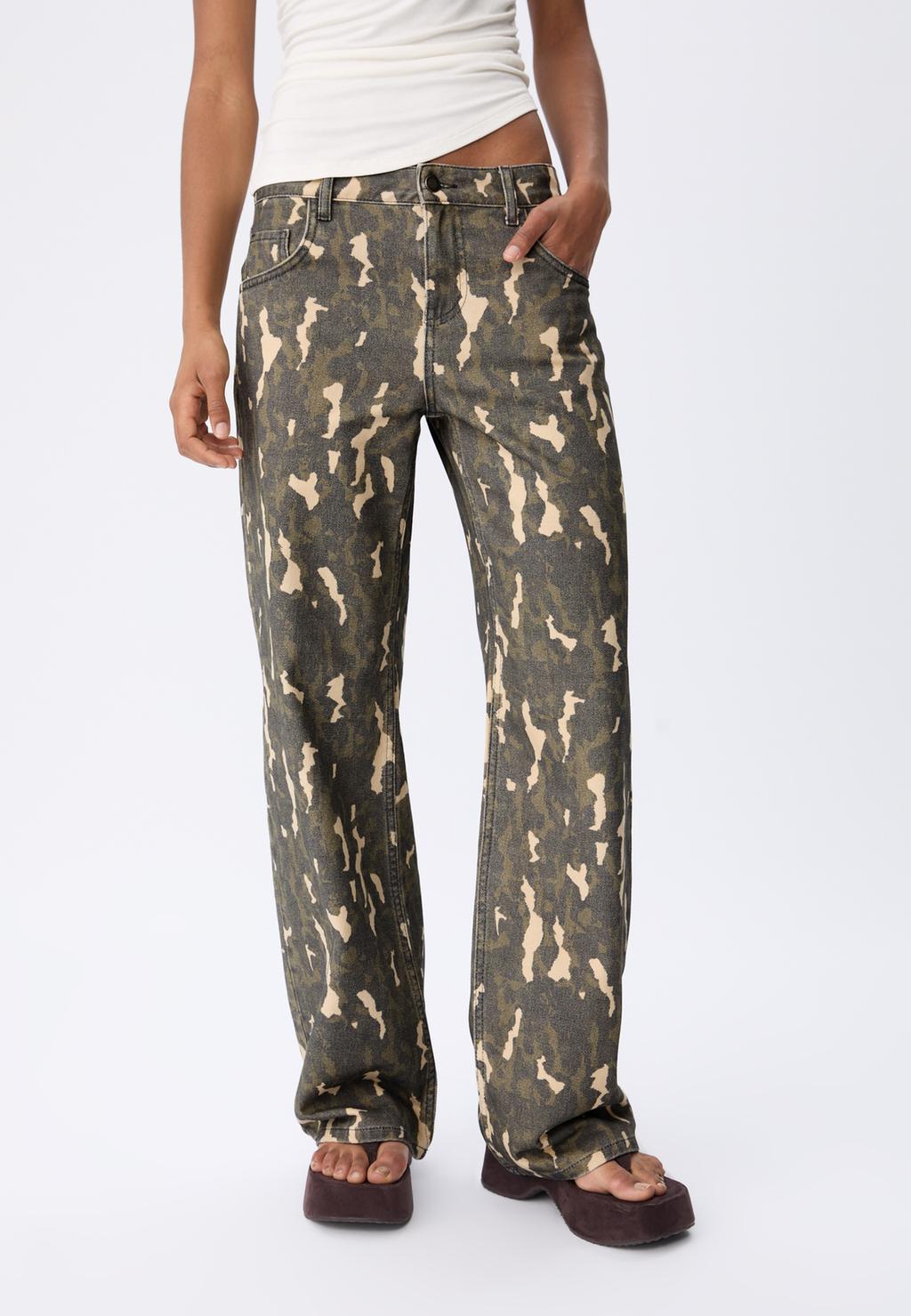 Pantalón straight estampado