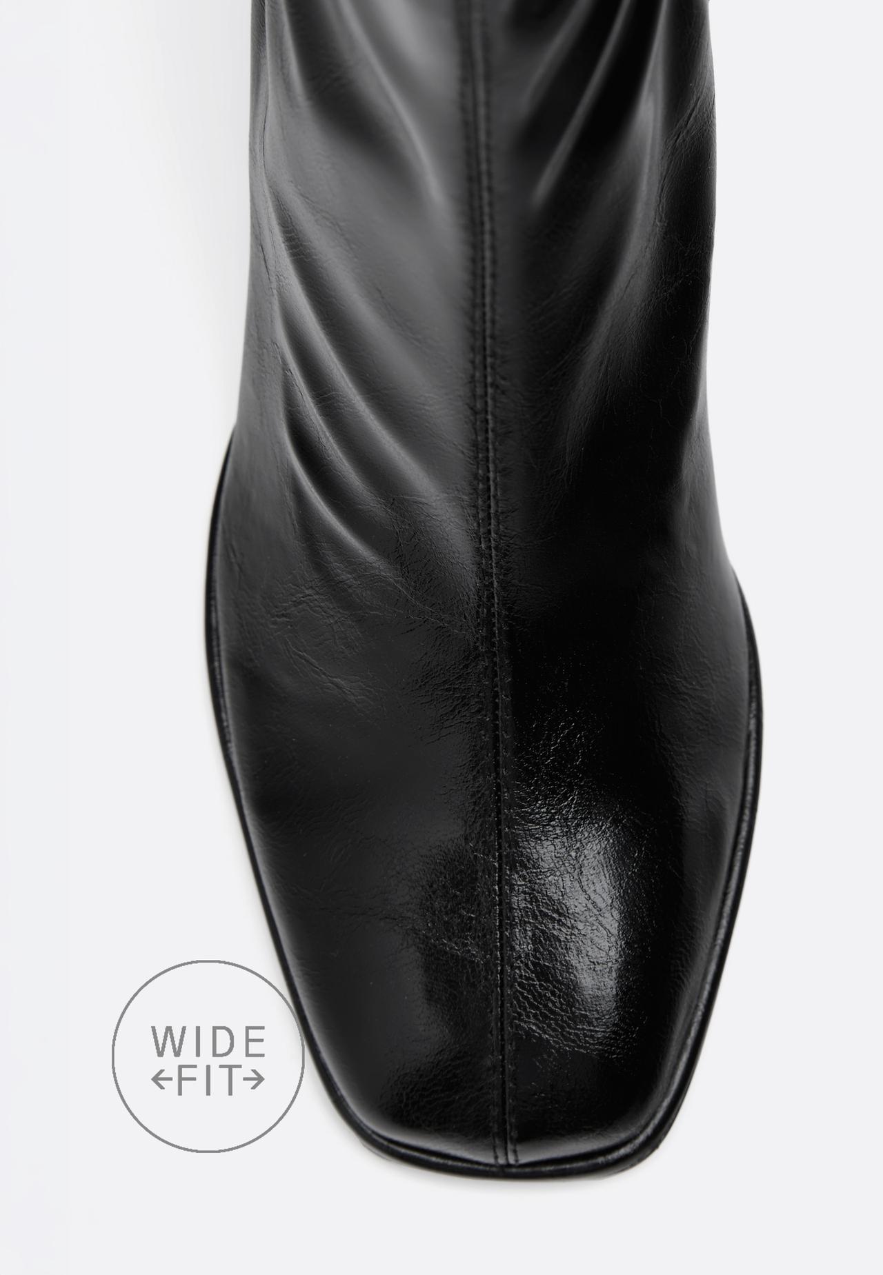 WIDE-LEG. Basic mid-heel ankle boots — BLACK 