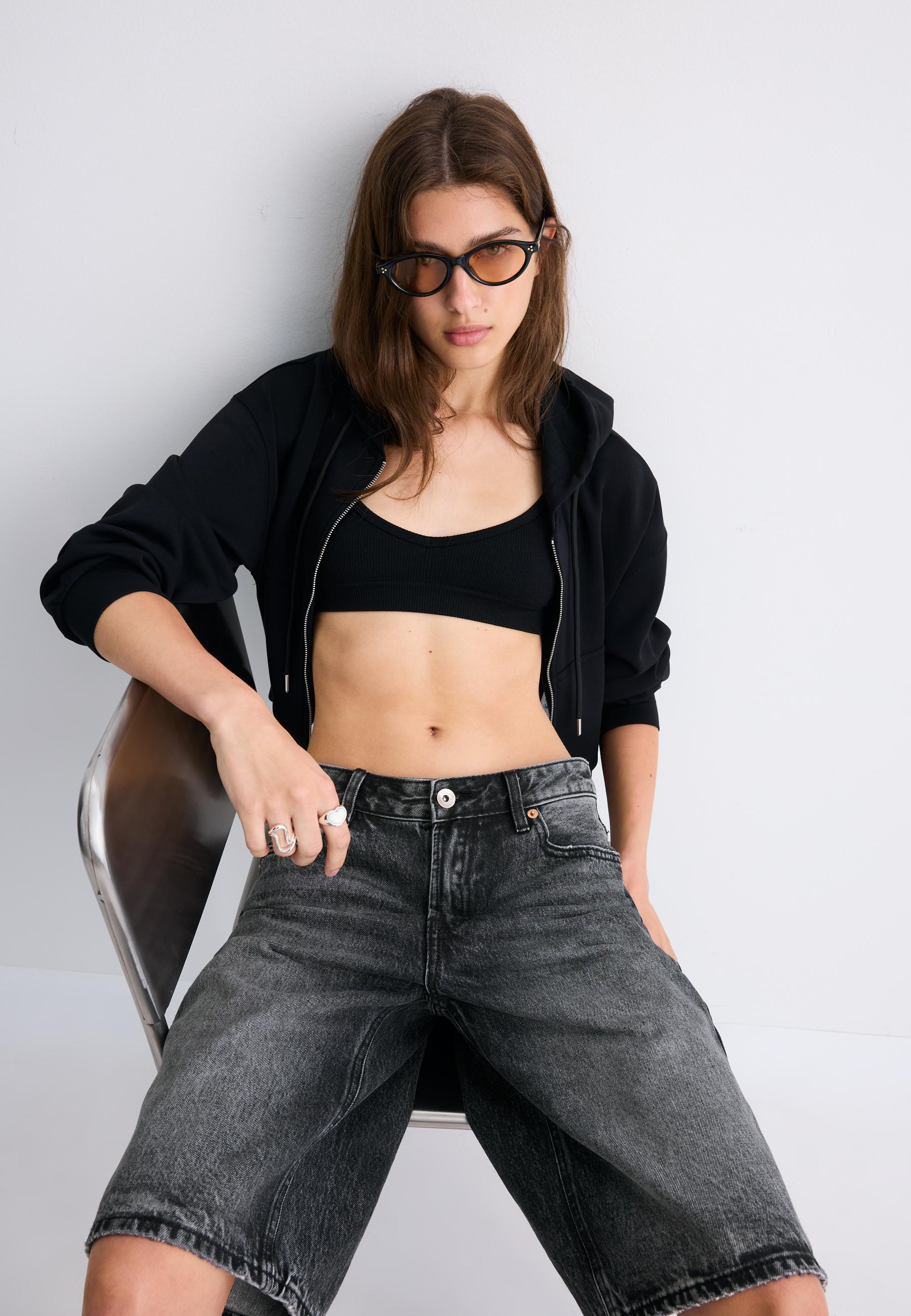 Soft-feel zip-up sweatshirt — Black
