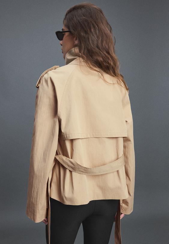 trenchcoat met opstaande kraag en riem