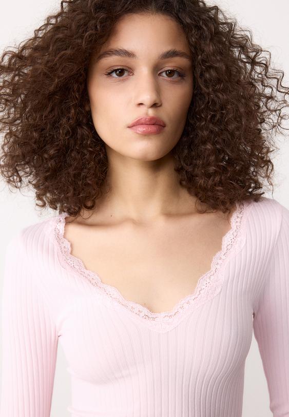 camiseta seamless encaje