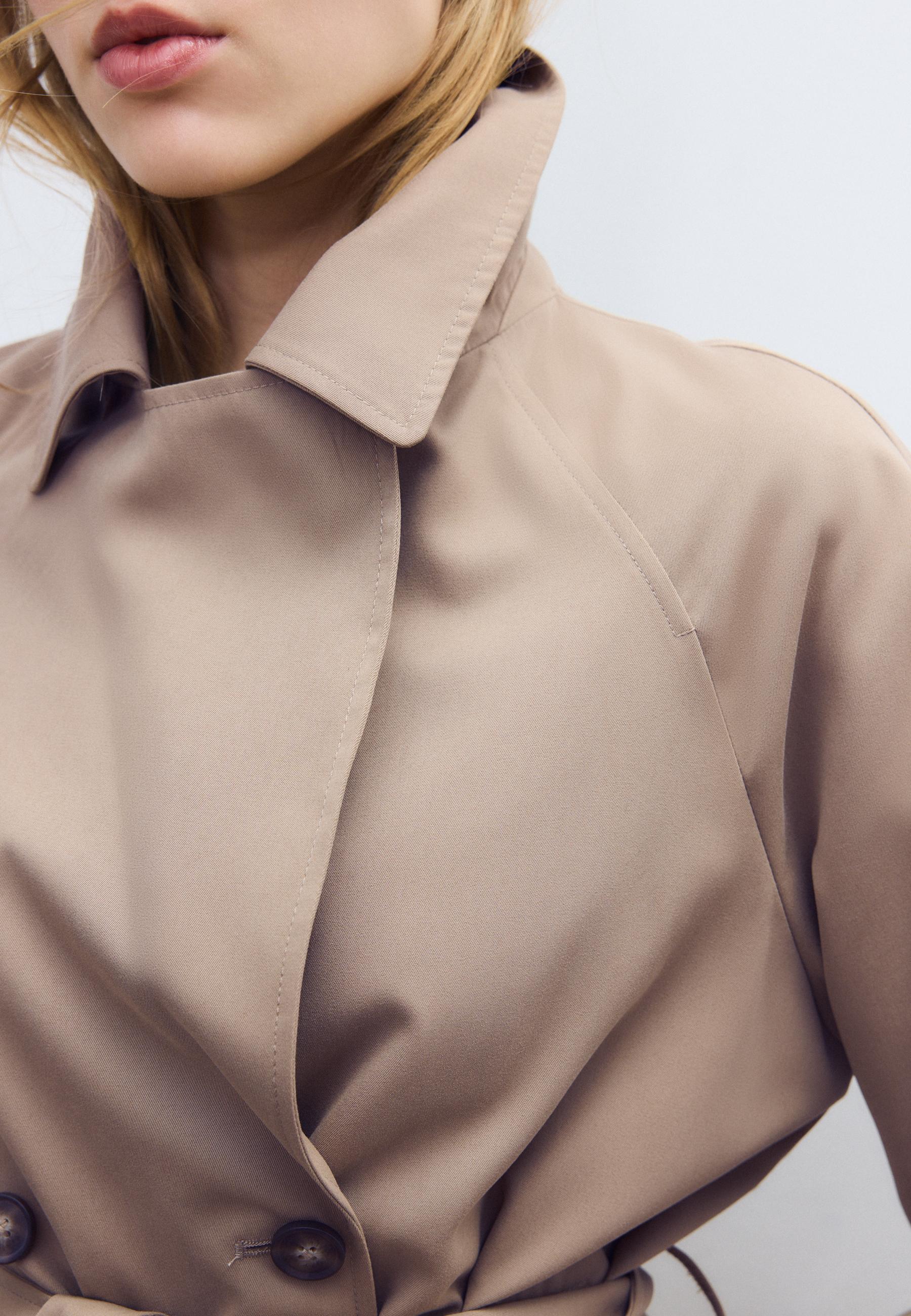 Kemerli kısa, akıcı trençkot - Görsel 6