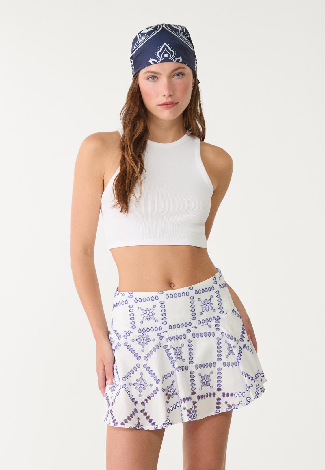 Flowing skort with embroidery