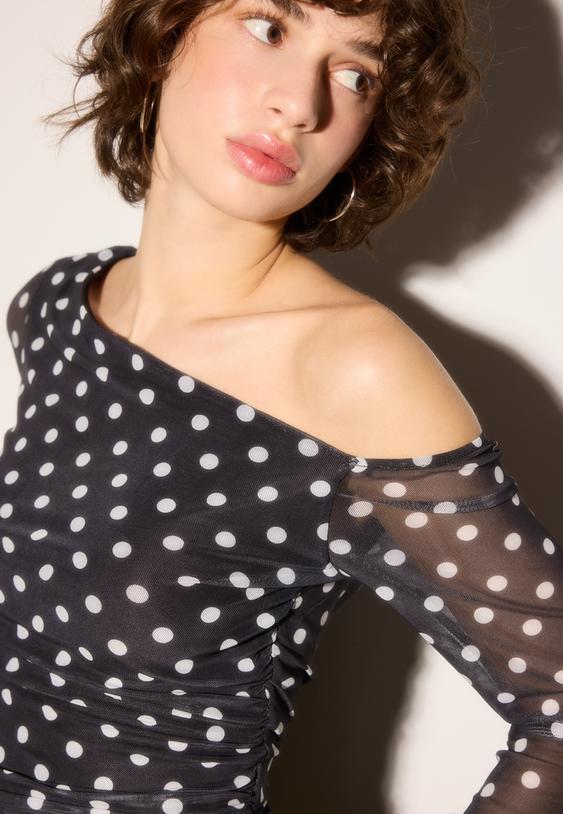 asymmetrisches-tullshirt-mit-print