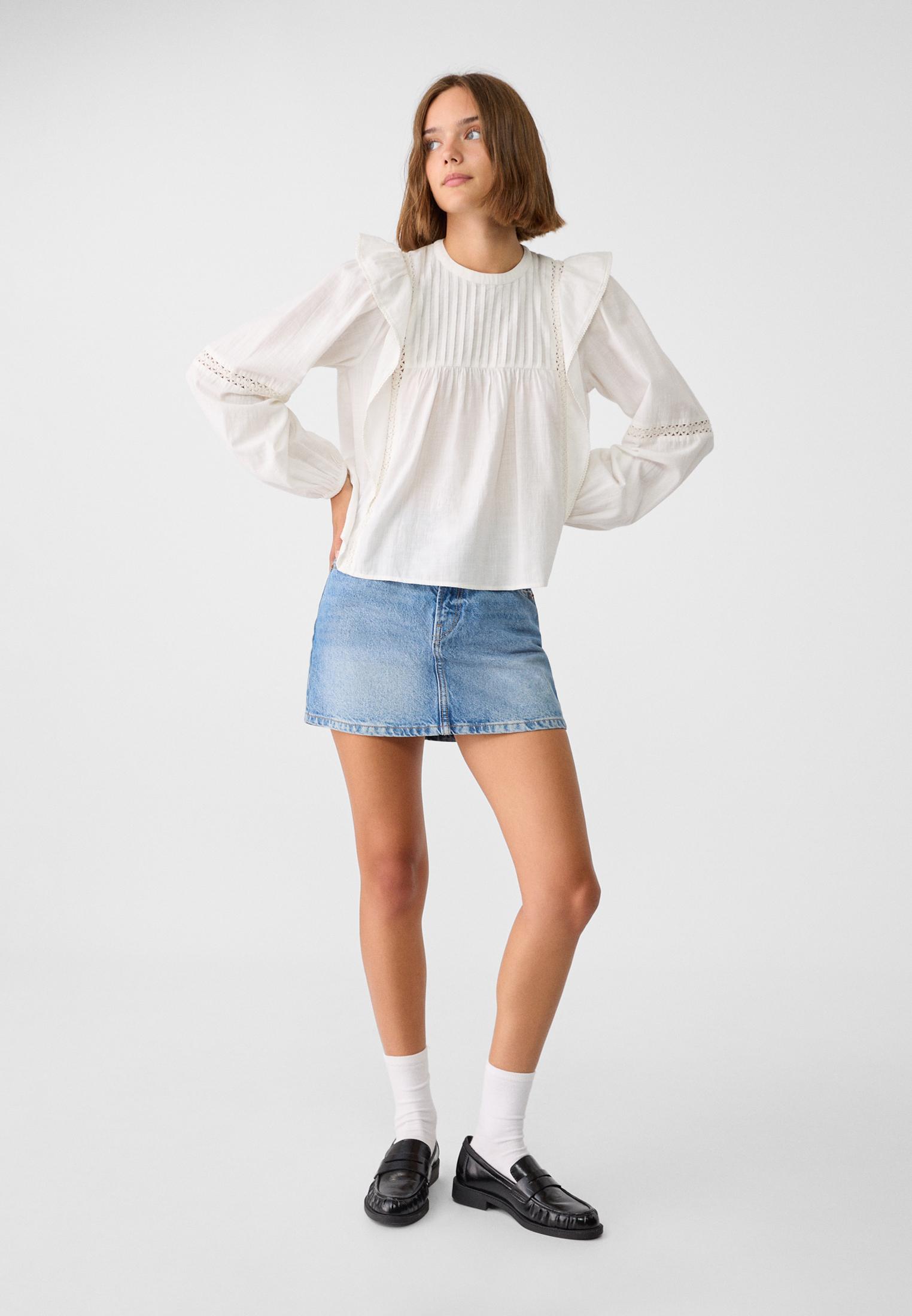 Blusa blanca volantes fashion stradivarius