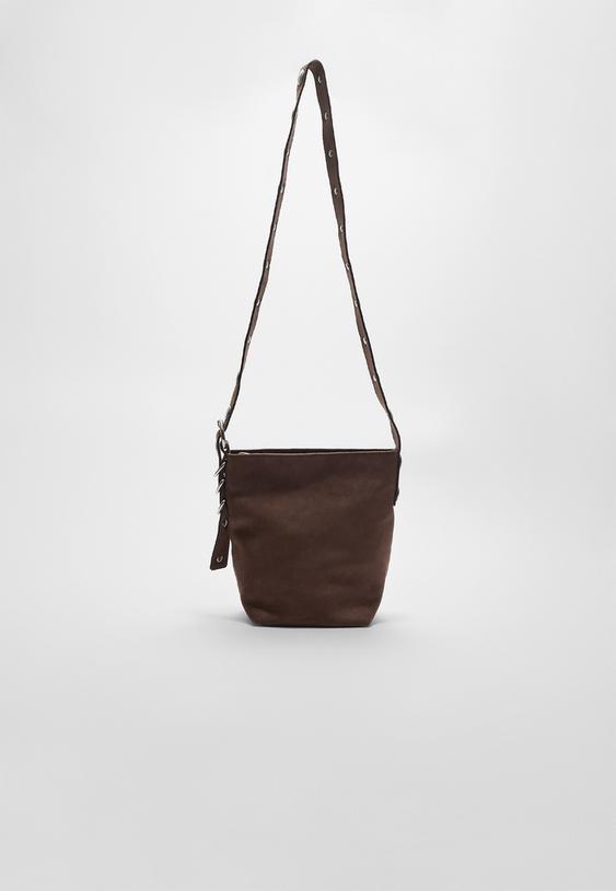 umhangetasche-in-wildlederoptik-mit-detail-am-henkel