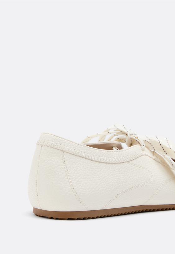 sneakerine con fiocco