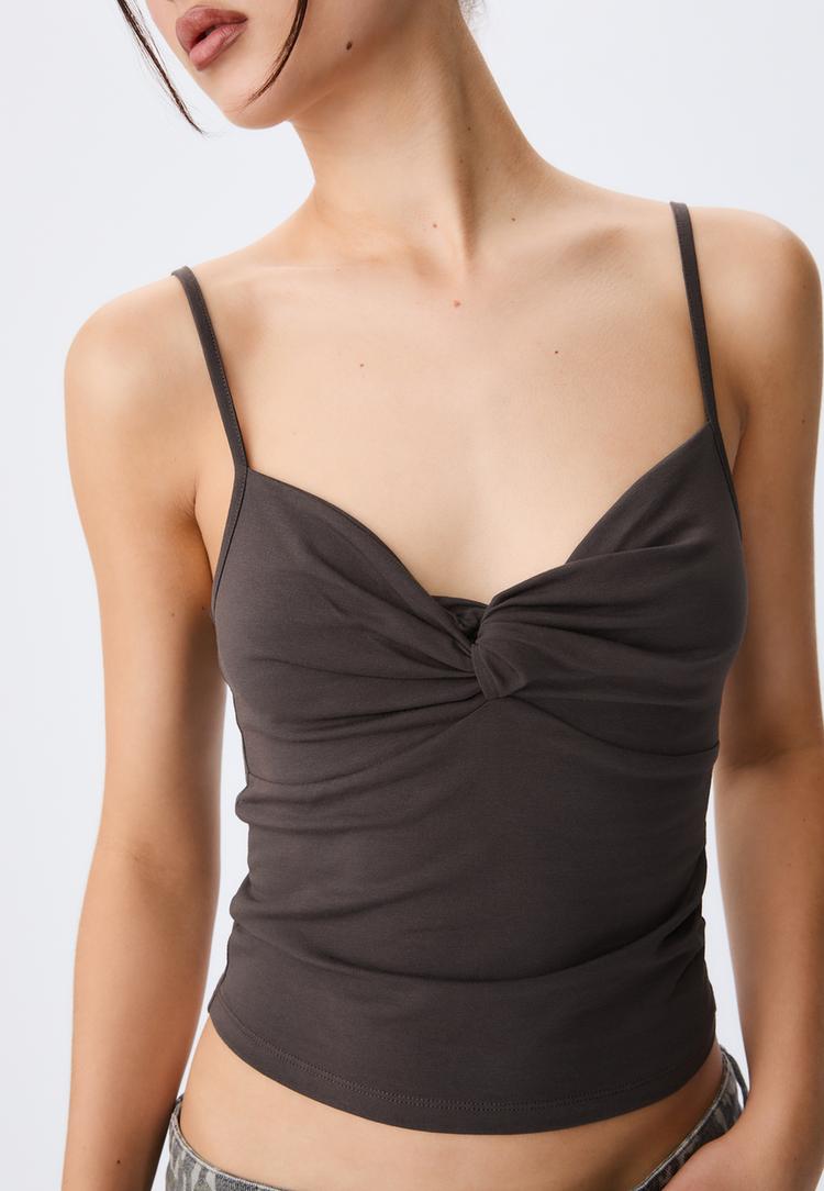 camiseta tirantes nudo