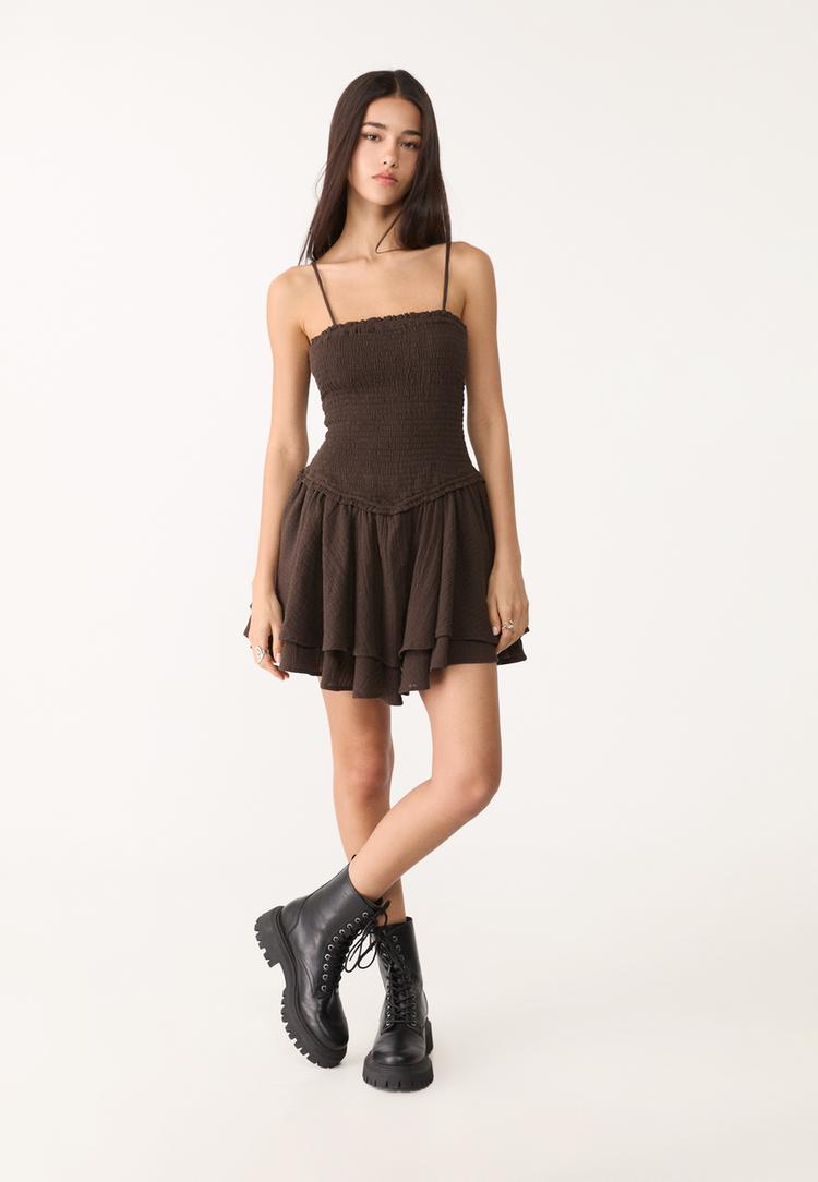vestido corto volantes