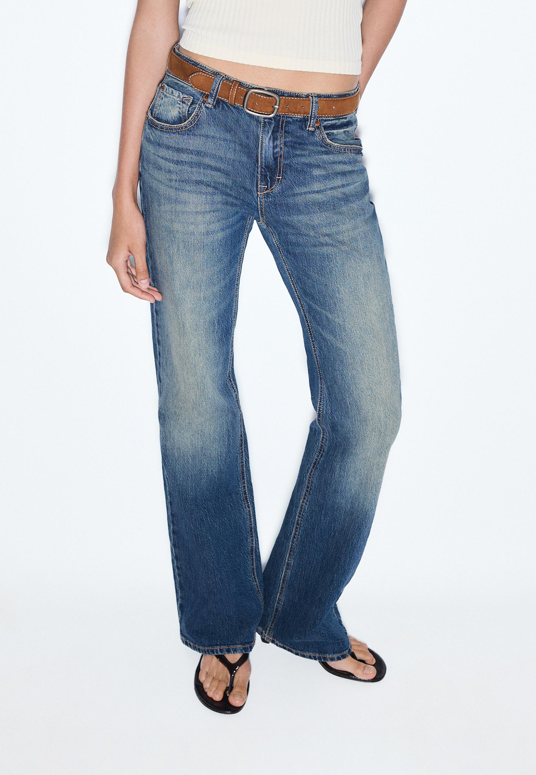 D68 Boot-cut jeans with belt — MEDIUM DENIM WASH