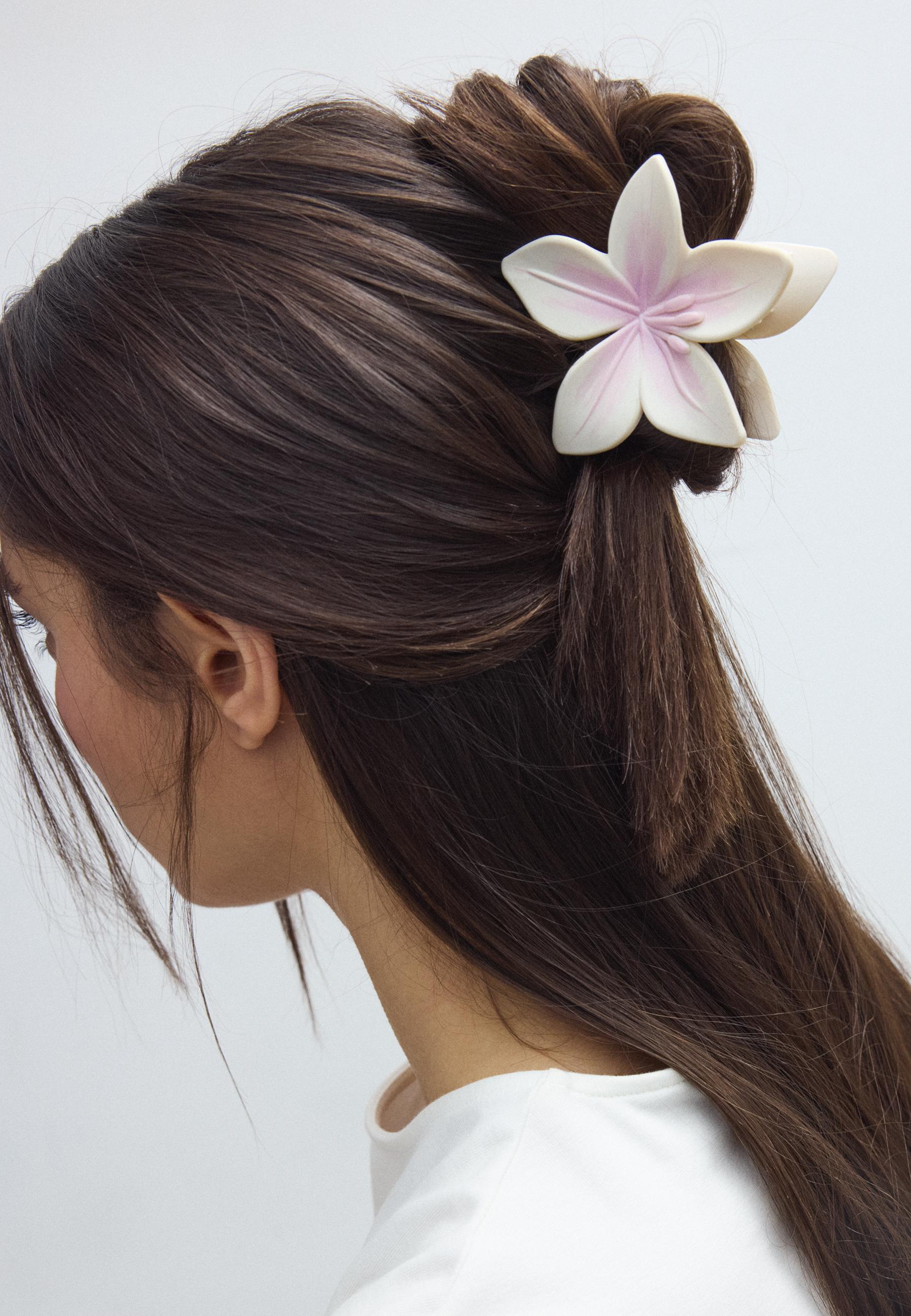 Flower hair clip — Pastel pink
