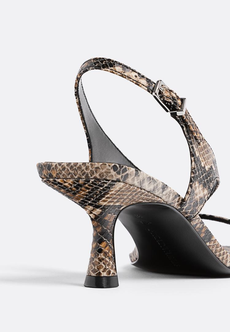 sandalia tacon estampado animal