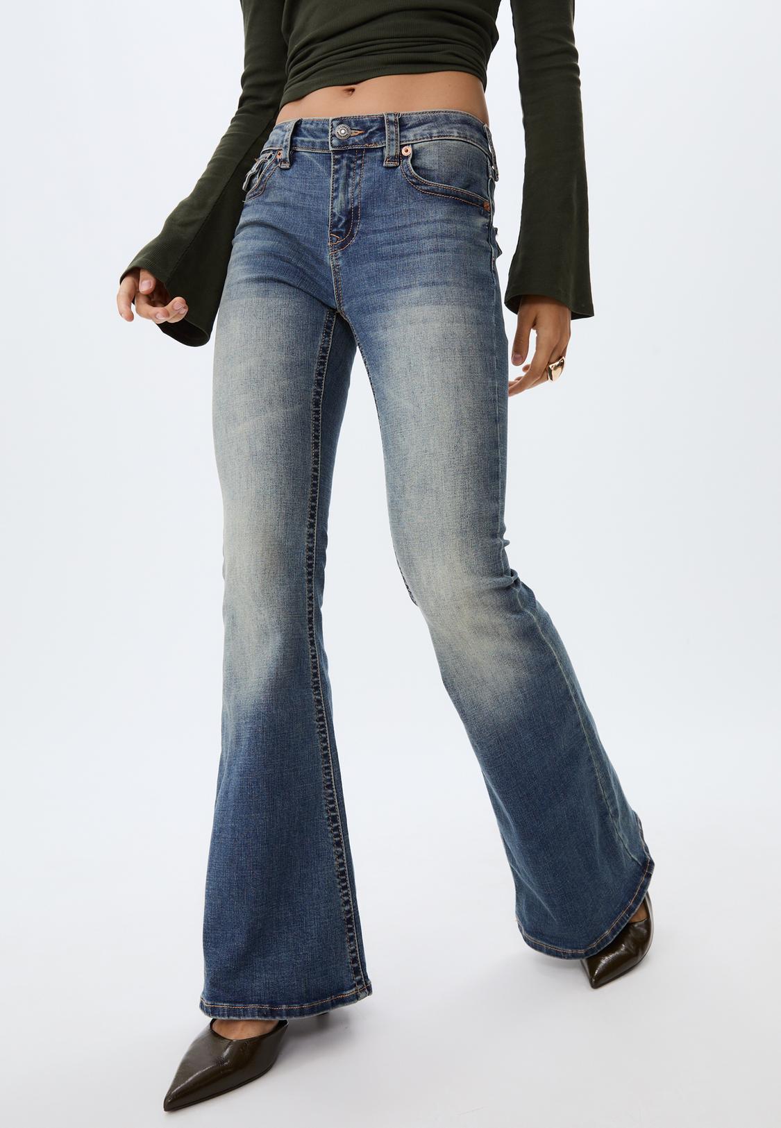 D04 low rise flared jeans