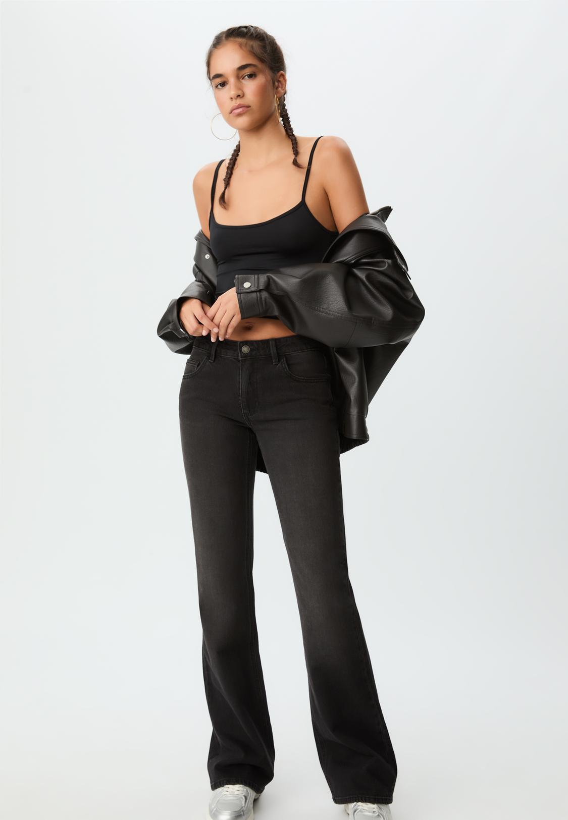 Low waist boot-cut jeans Women's fashion Stradivarius Armenia