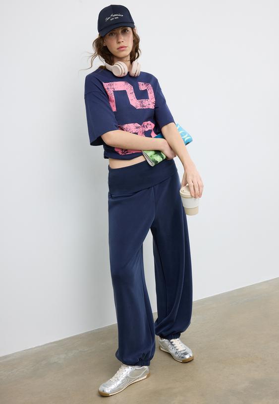 camiseta crop frunces posicional