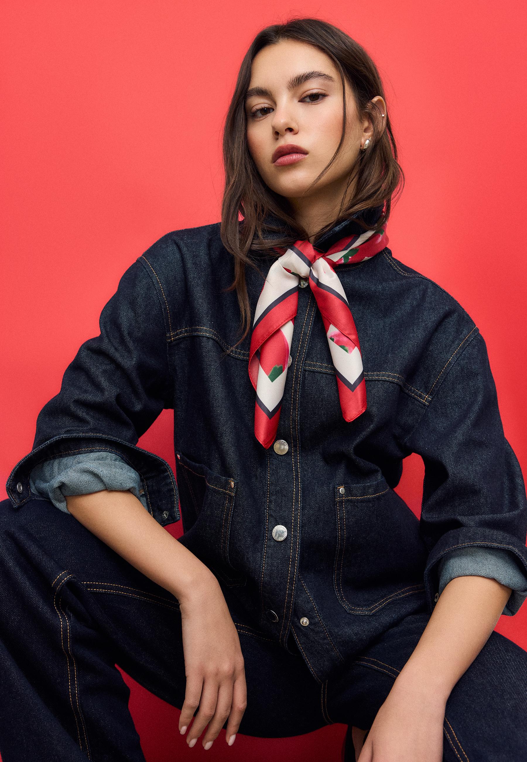Tomato print scarf — Red