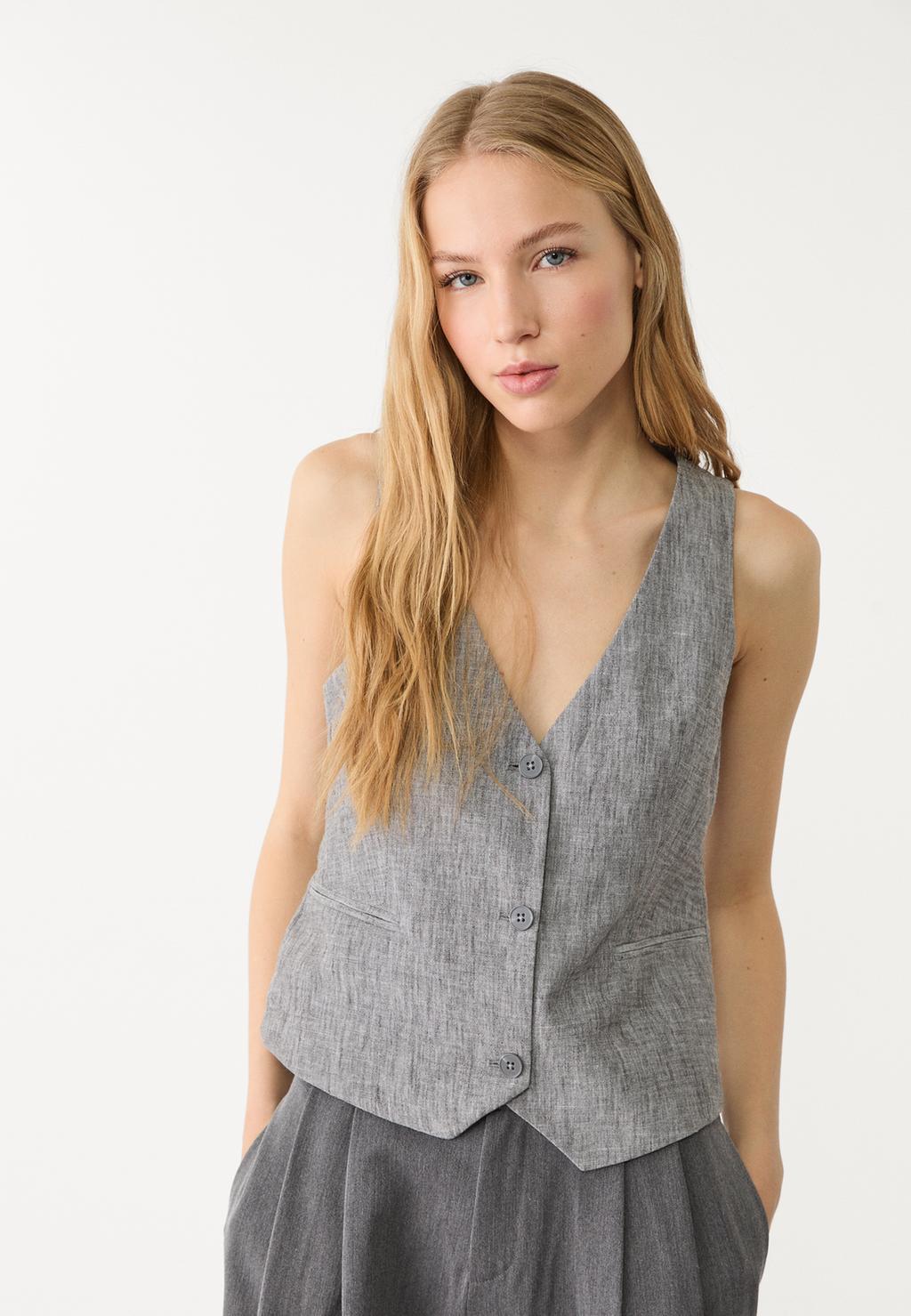 Short buttoned waistcoat