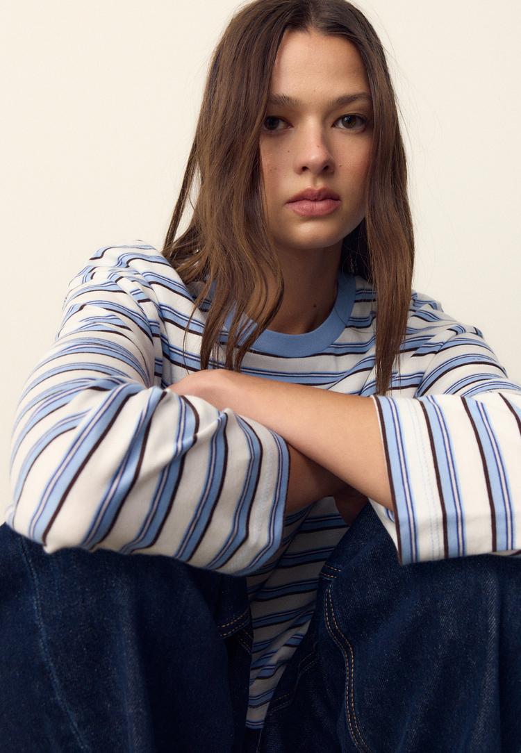 camiseta oversize manga larga rayas