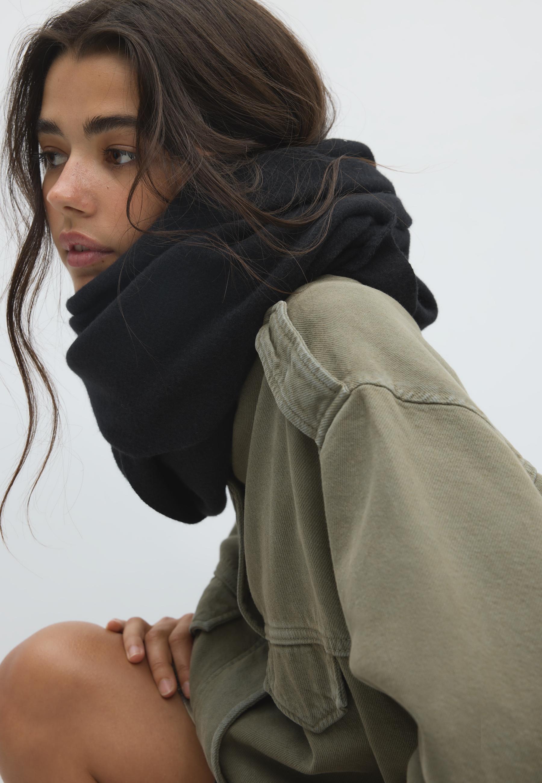 Basic scarf — Black