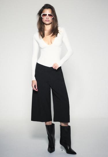 V-neck bodysuit with underbust detail — Vanilla 2