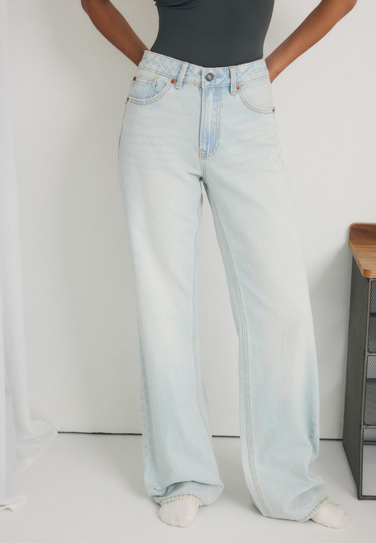 D92 Ripped straight wide-leg jeans — LIGHT BLEACH
