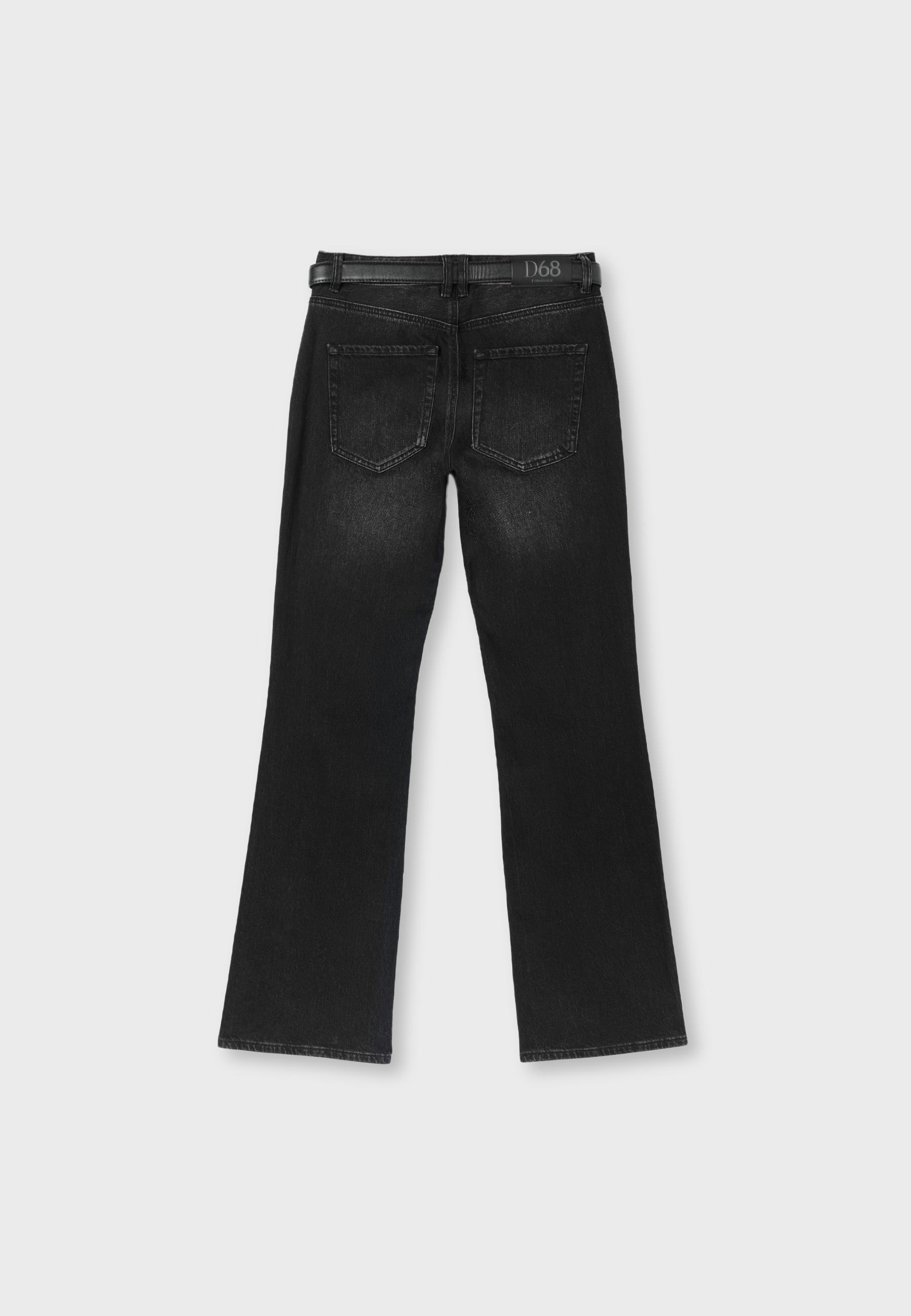 D68 boot-cut jeans with belt — BLACK DENIM WASH