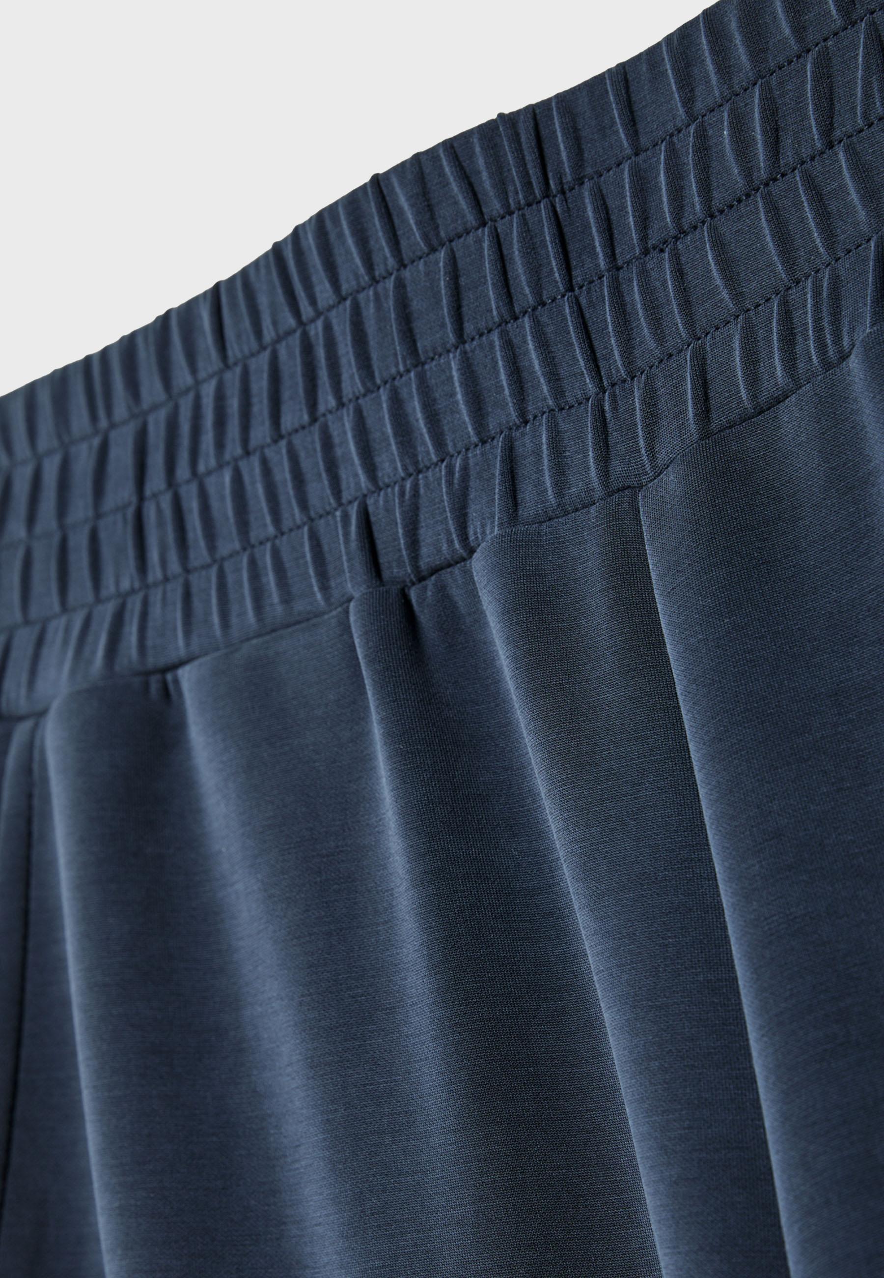 Soft-touch culottes — Dark blue