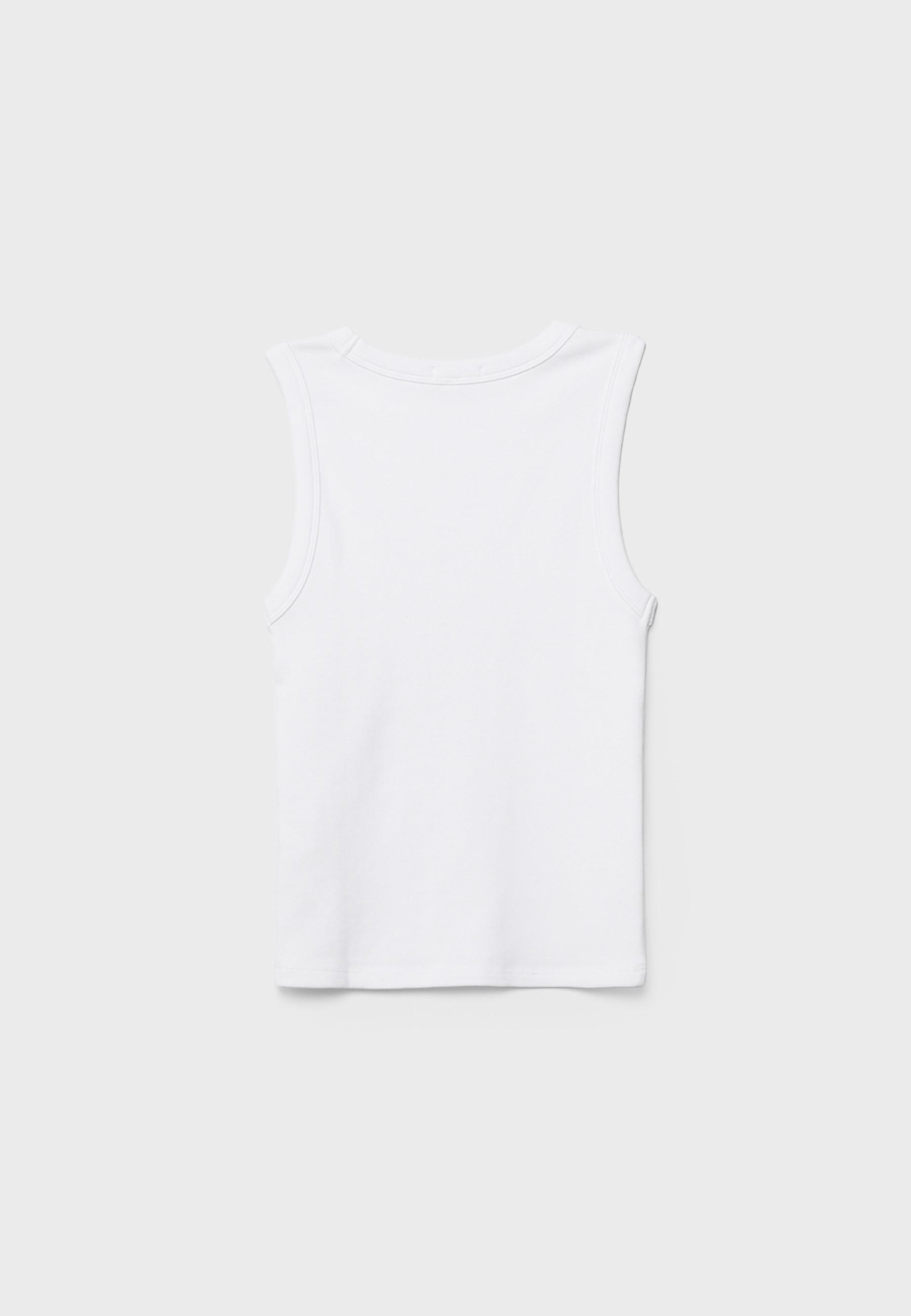 B04 Basic fitted sleeveless top — White