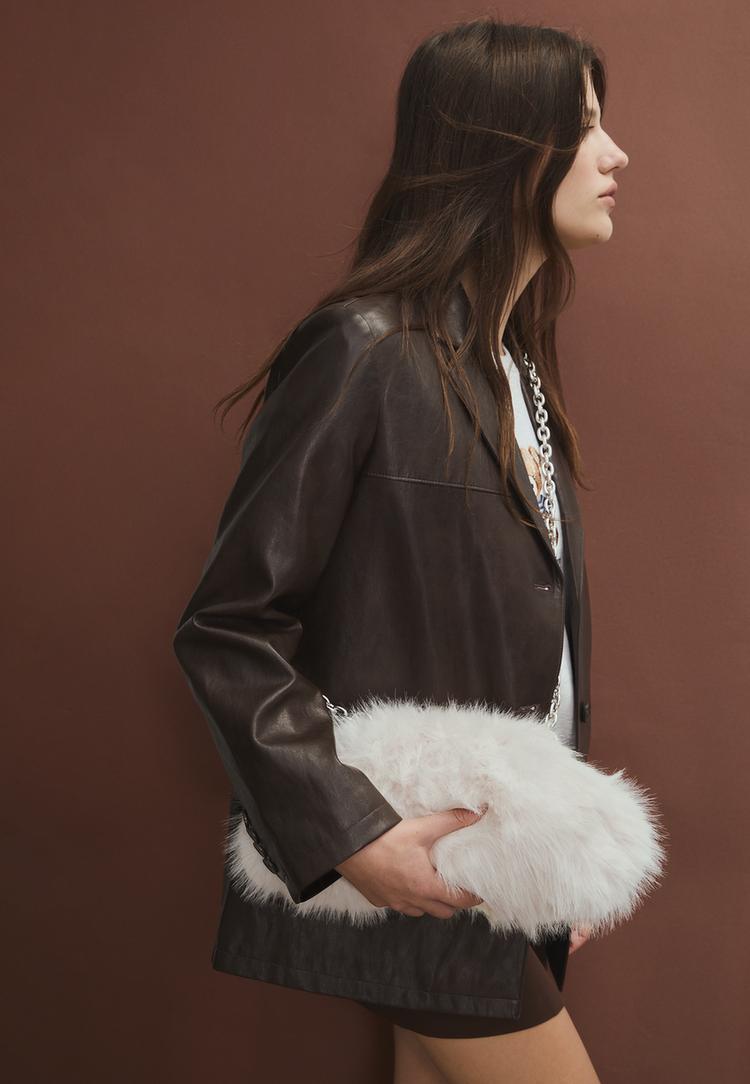 bolso bombonera efecto pelo cadena