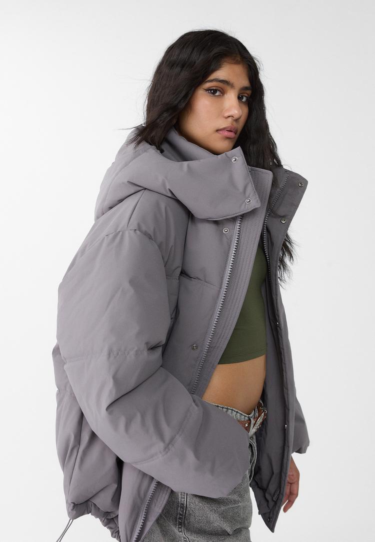 cazadora oversize acolchada capucha