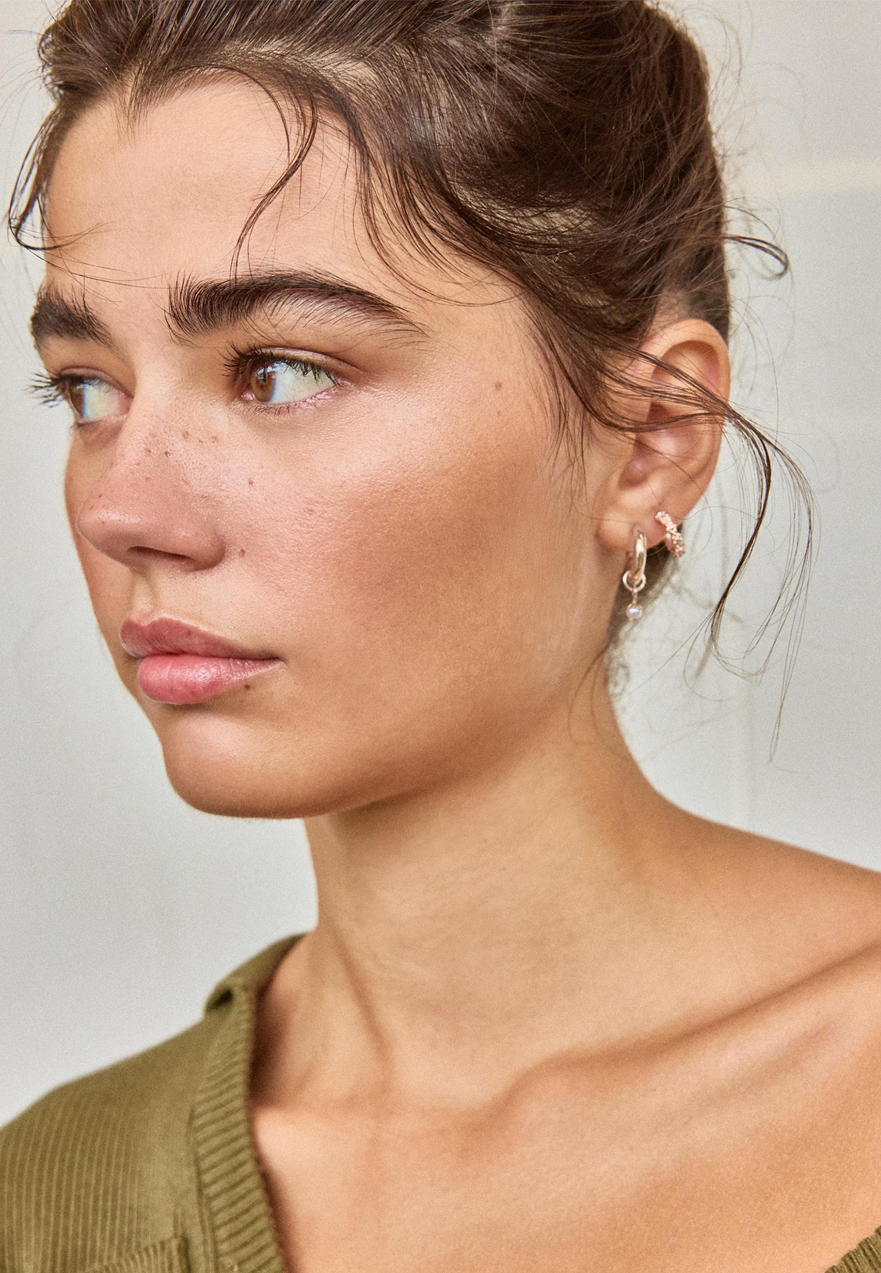 Stradivarius Σετ 9 Ζεύγη Σκουλαρίκια Με Πεταλούδα Χρυσαφί Os