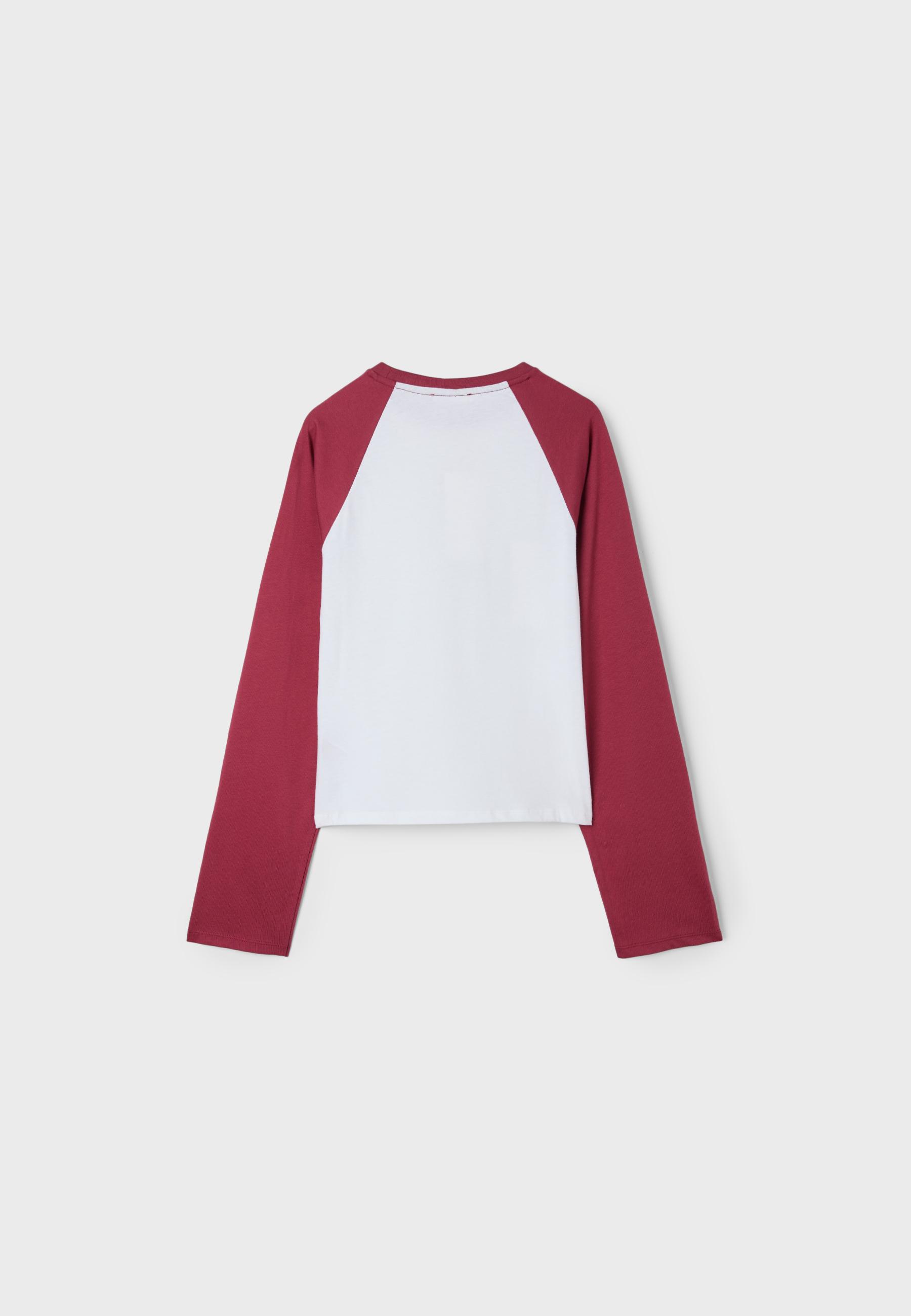 Baseball-style long sleeve T-shirt — Dark red