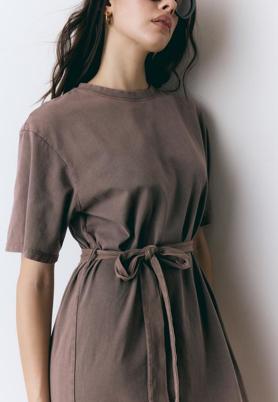 Stradivarius Φόρεμα T-Shirt Με Κοντό Μανίκι Καφέ M