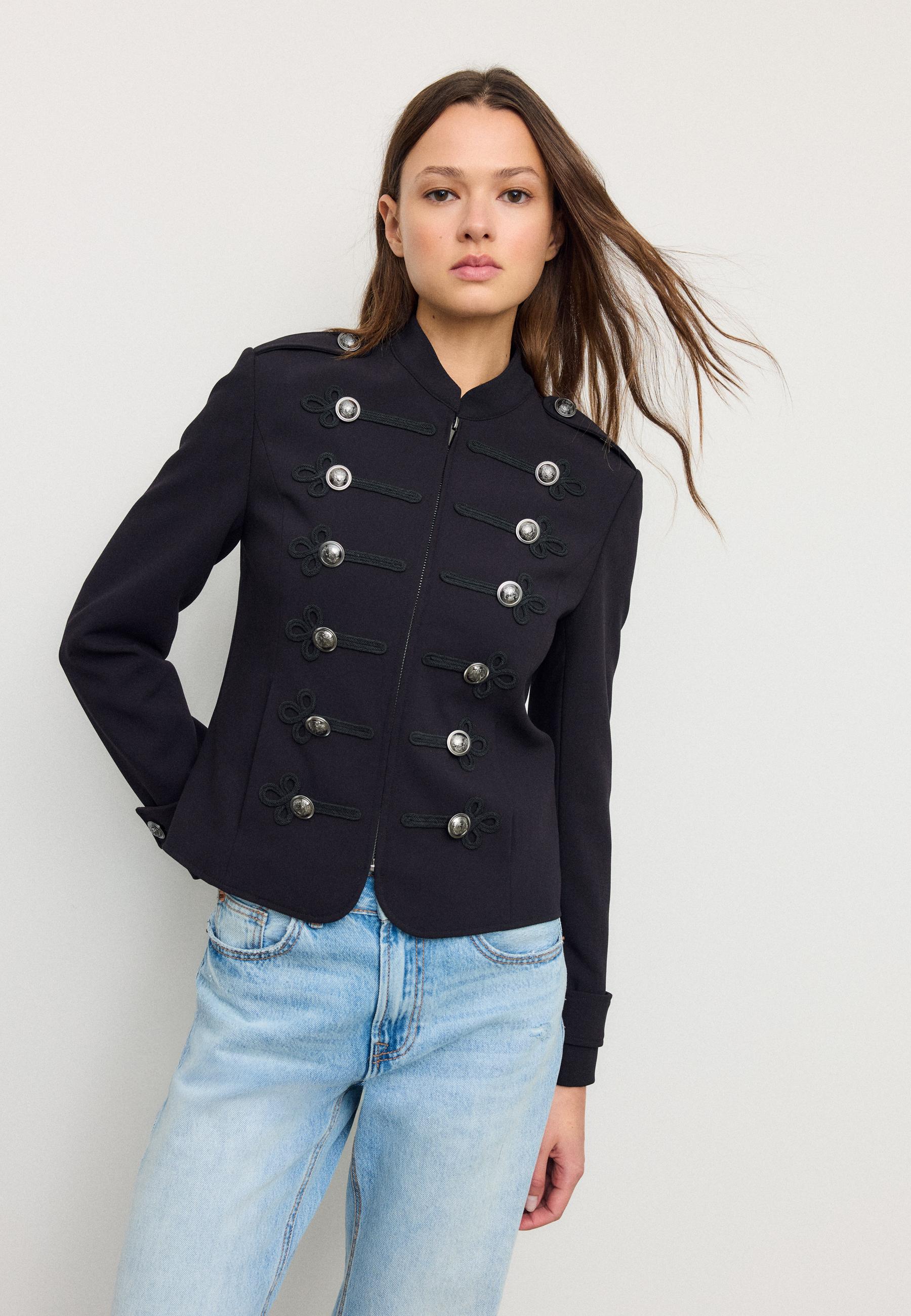 Engraved button blazer — Black