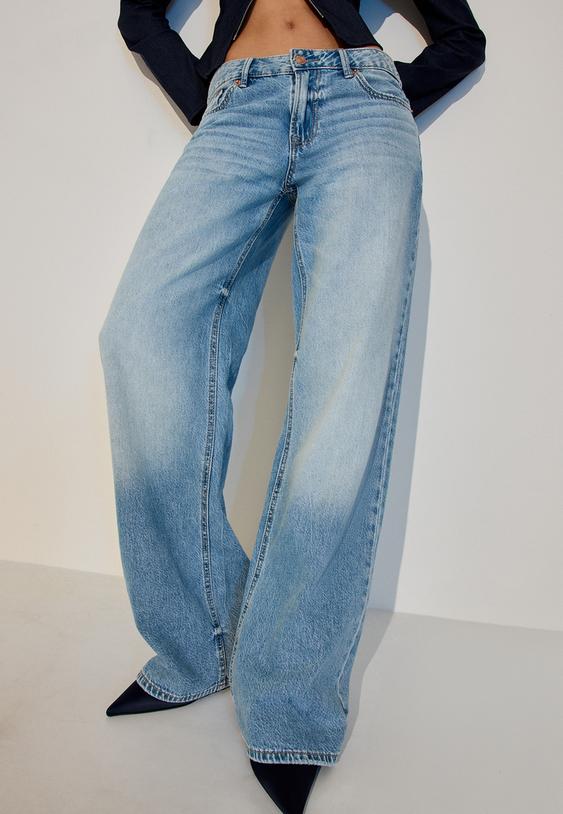 d91-jeans-mit-tiefem-weitem-bein