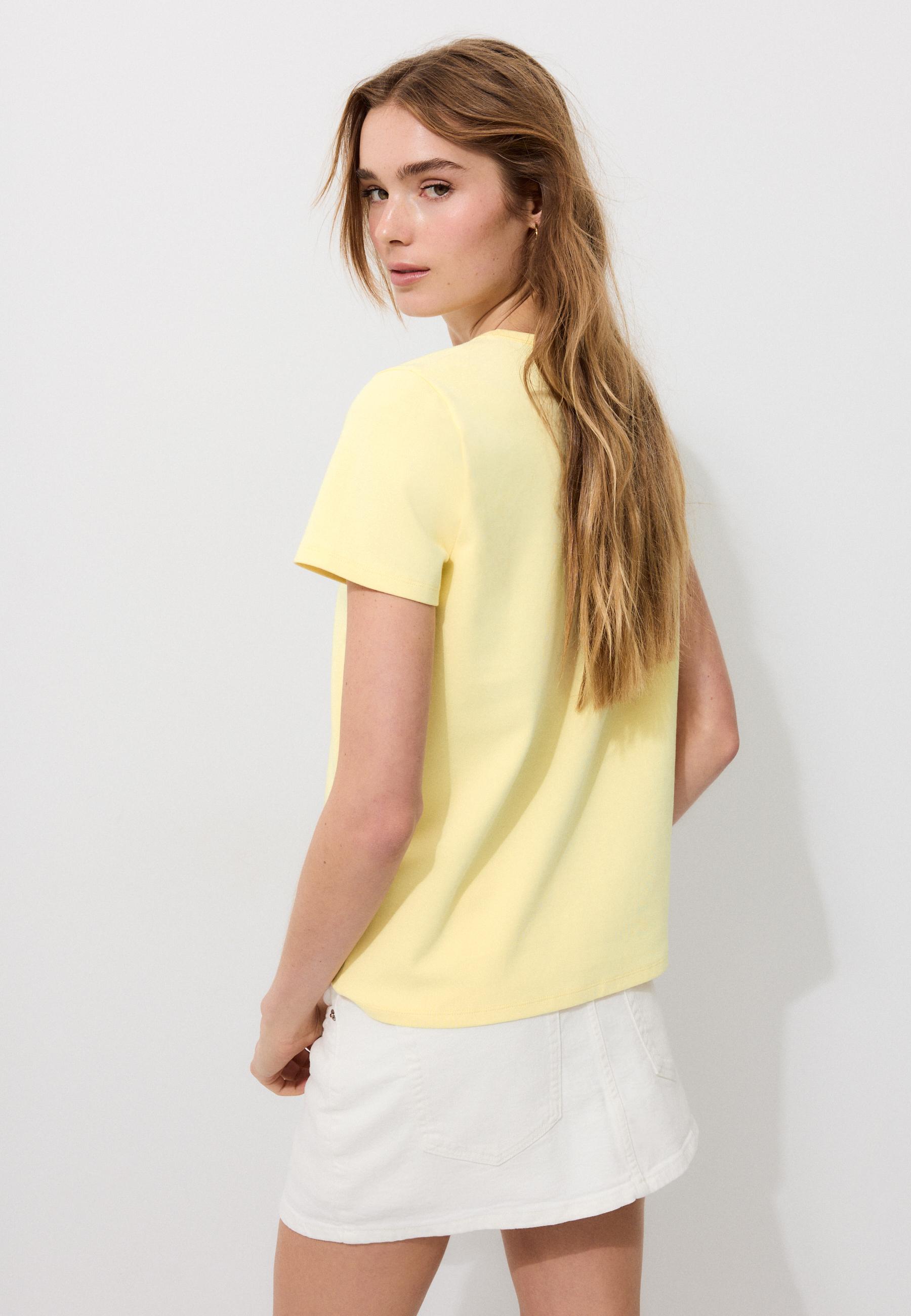 B02 Soft-touch regular basic T-shirt — Pastel yellow