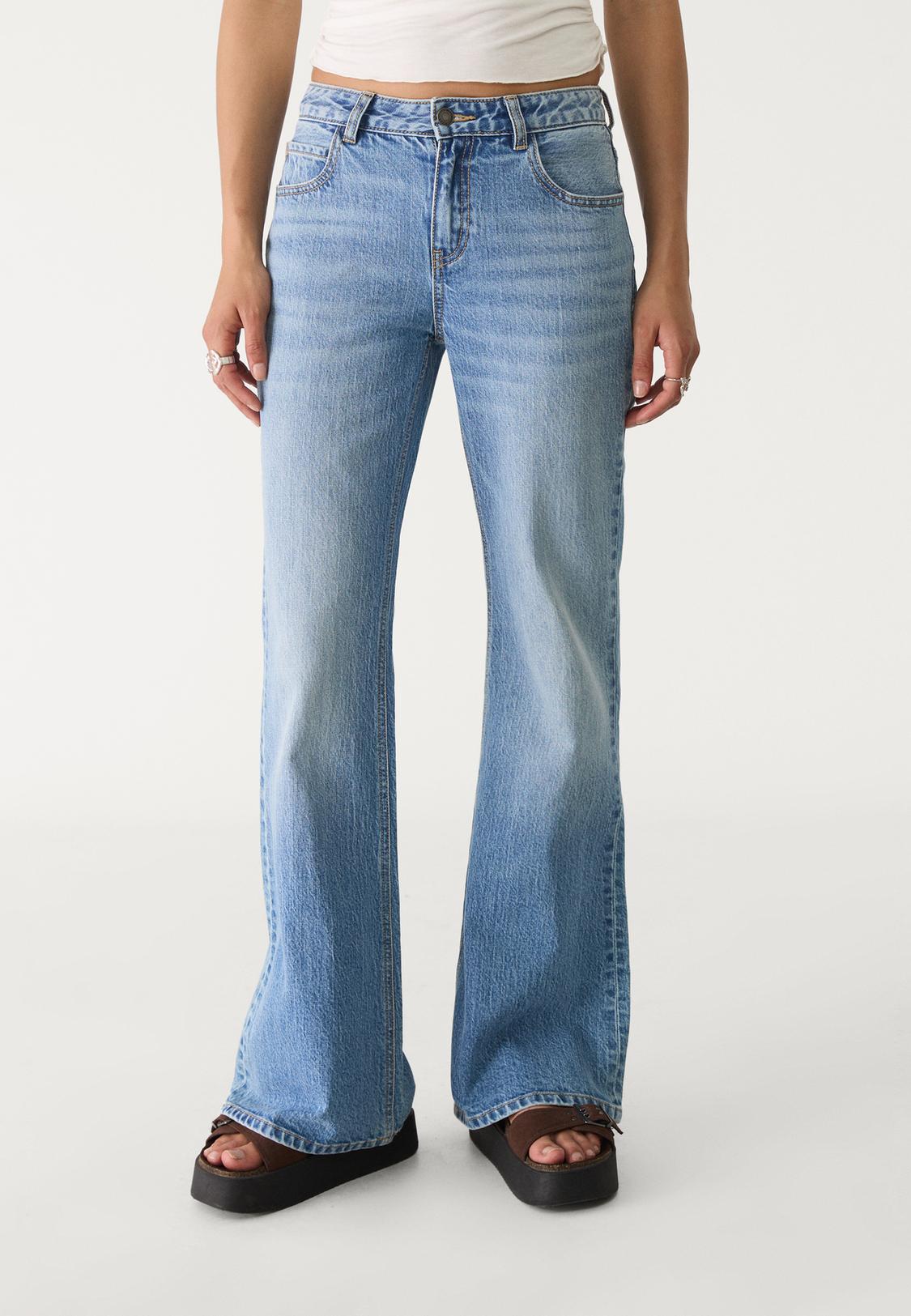 Flared comfort jeans Women's fashion Stradivarius Jordan