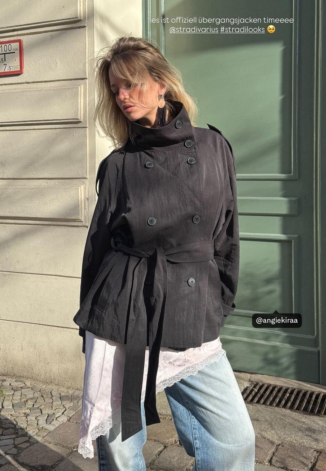 Stradivarius Kemerli ve dökümlü kısa trençkot görsel 4