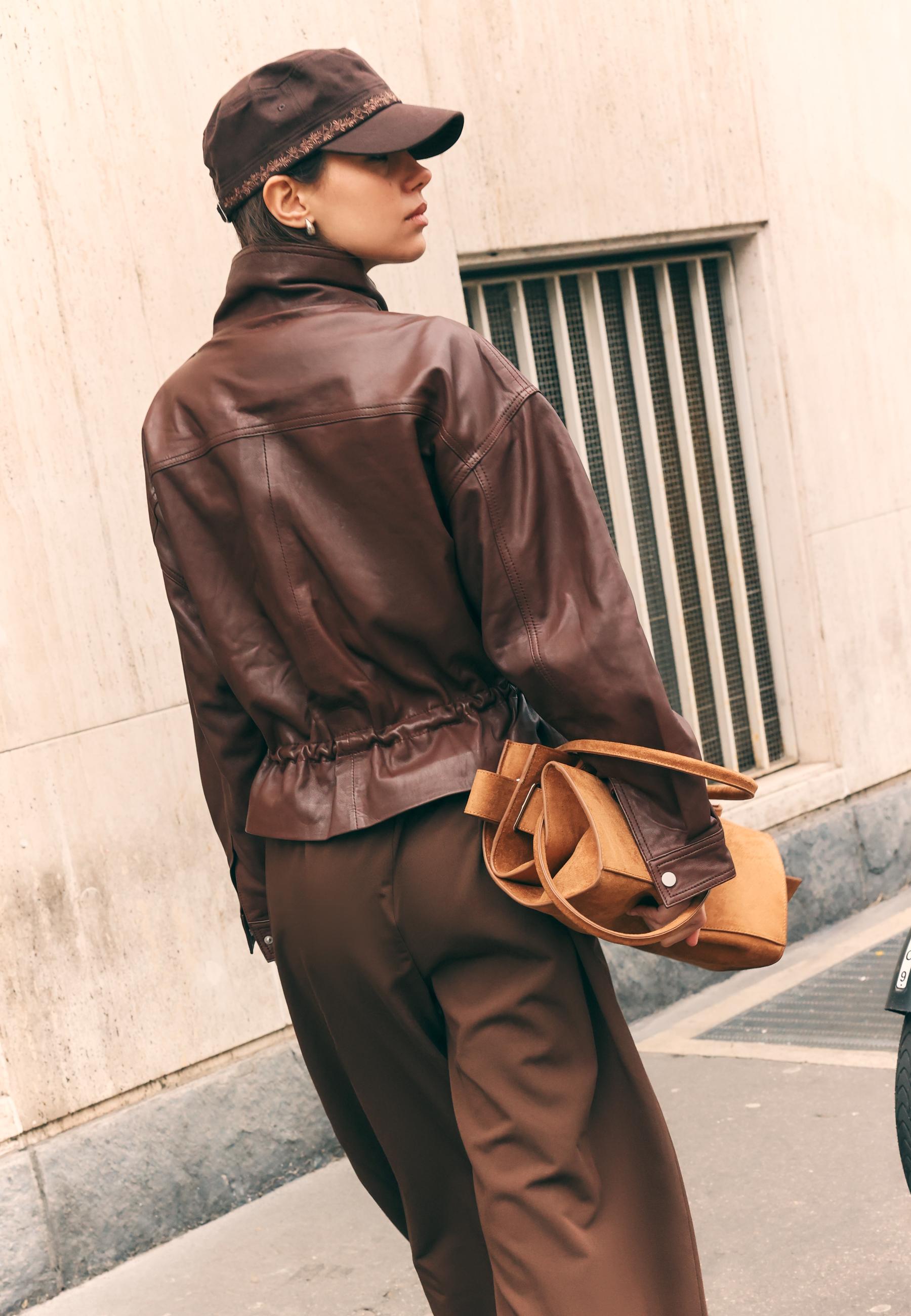 Leather jacket with pockets and adjustable waist — Brown