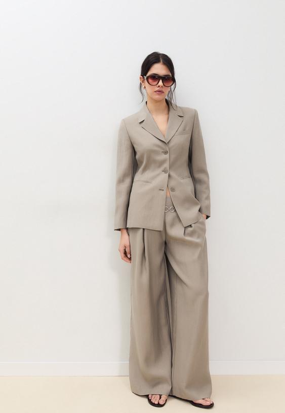 Stradivarius Fitted 3-Button Blazer Brown Xs