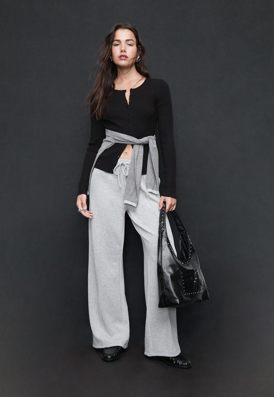 cardigan in maglia a coste con bottoni