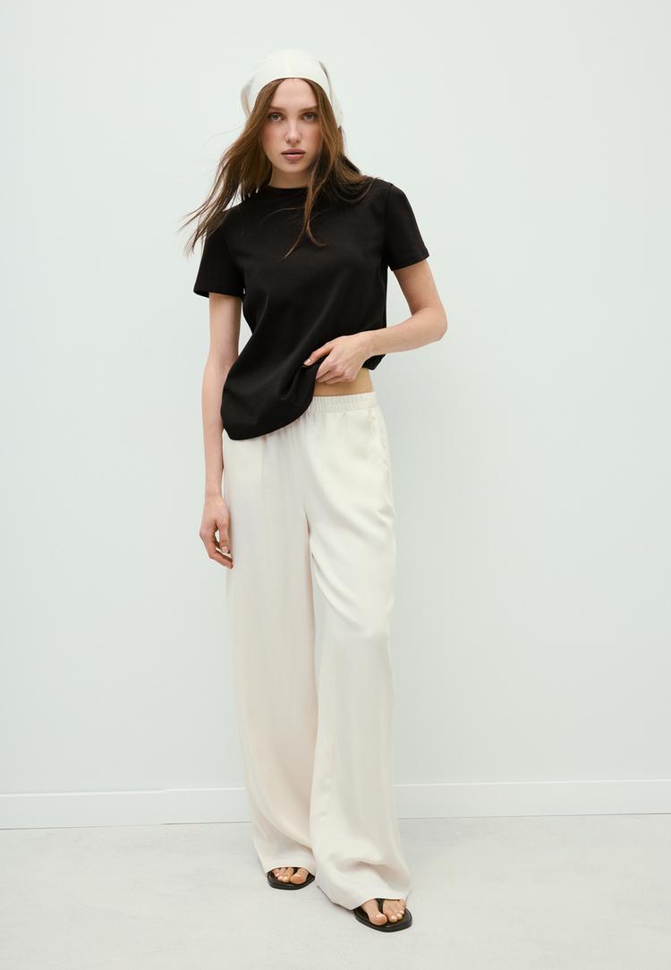 Stradivarius Μπλούζα Basic Regular Fit Απαλή Υφή Καφέ Xl