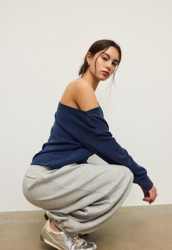 sudadera hombro descubierto tacto suave
