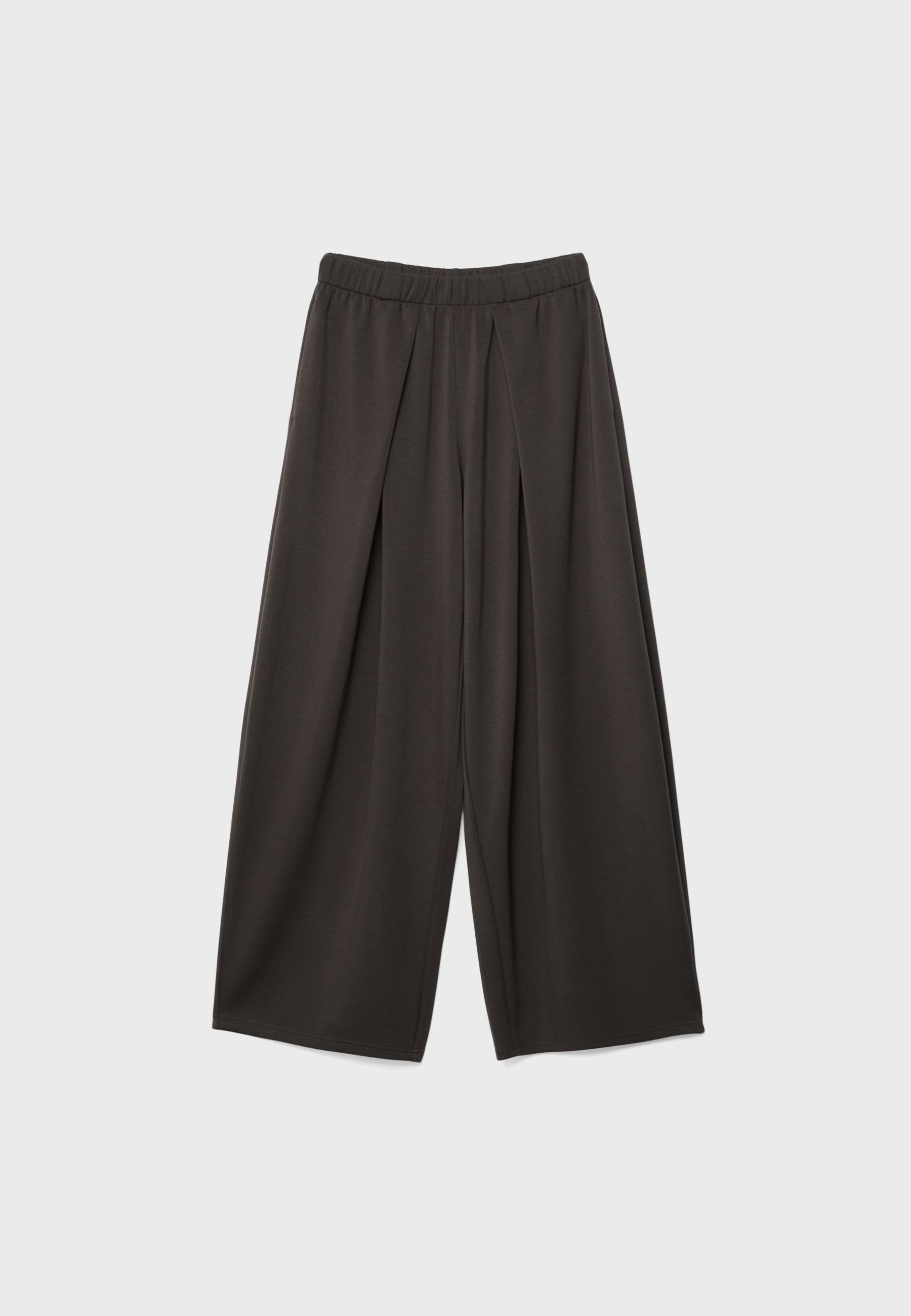 Soft-touch pleated joggers — Brown